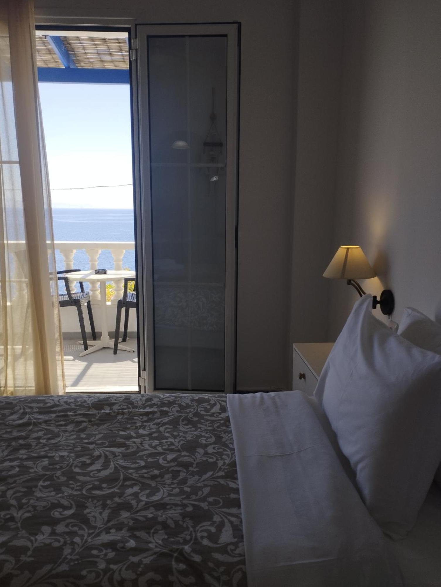 Marisini Sea View Aparthotel Batsi  Exterior photo