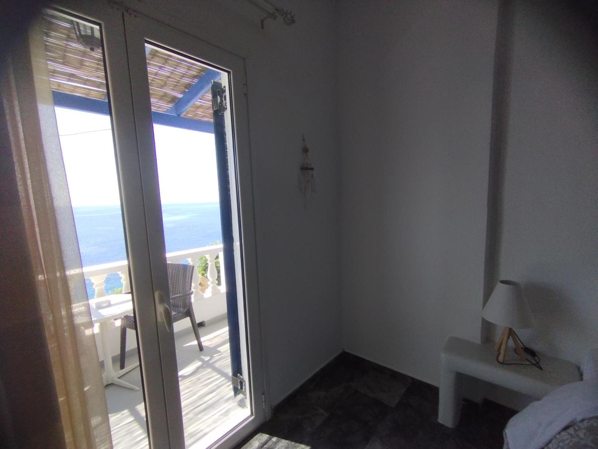 Marisini Sea View Aparthotel Batsi  Exterior photo