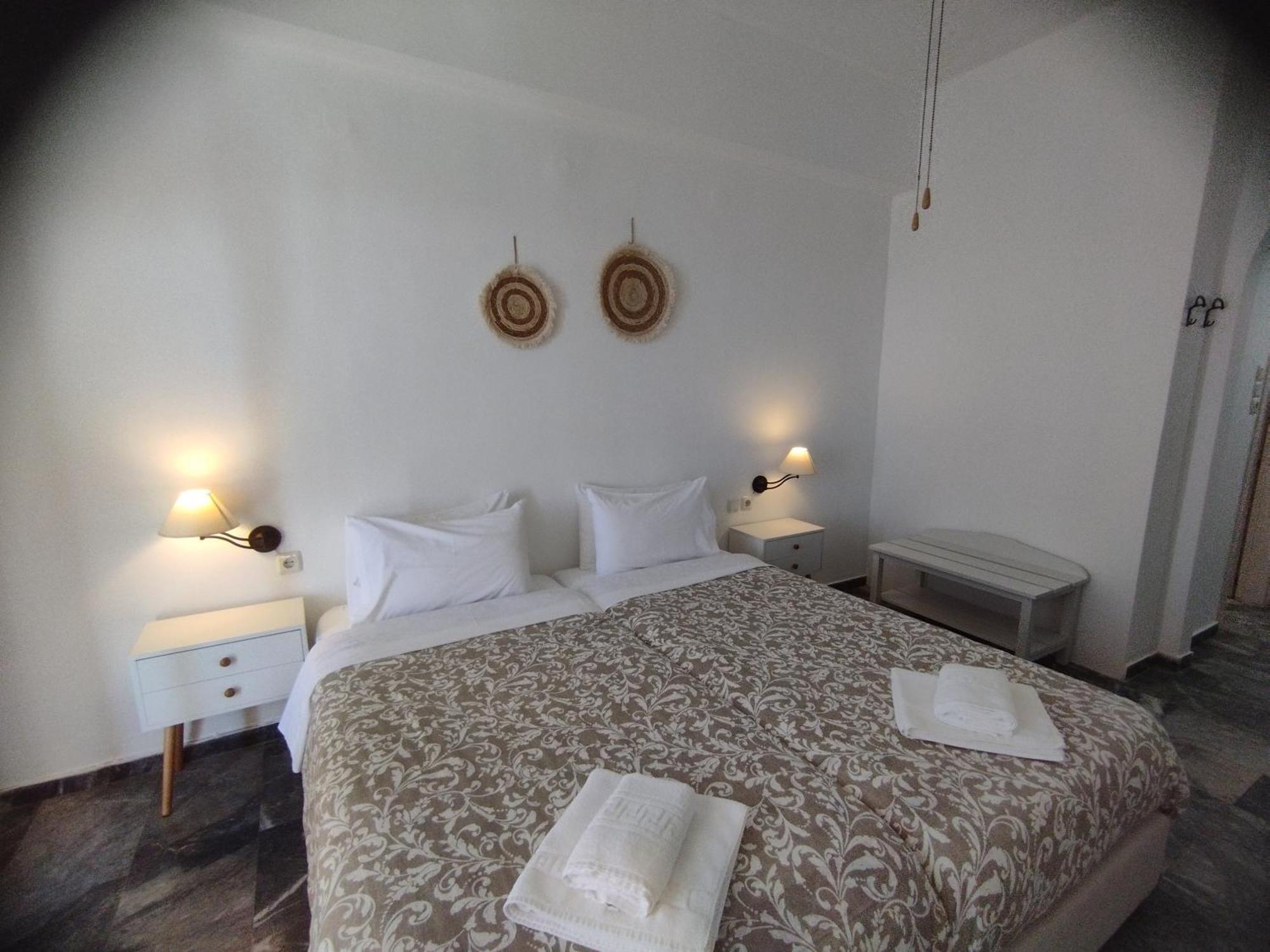 Marisini Sea View Aparthotel Batsi  Exterior photo