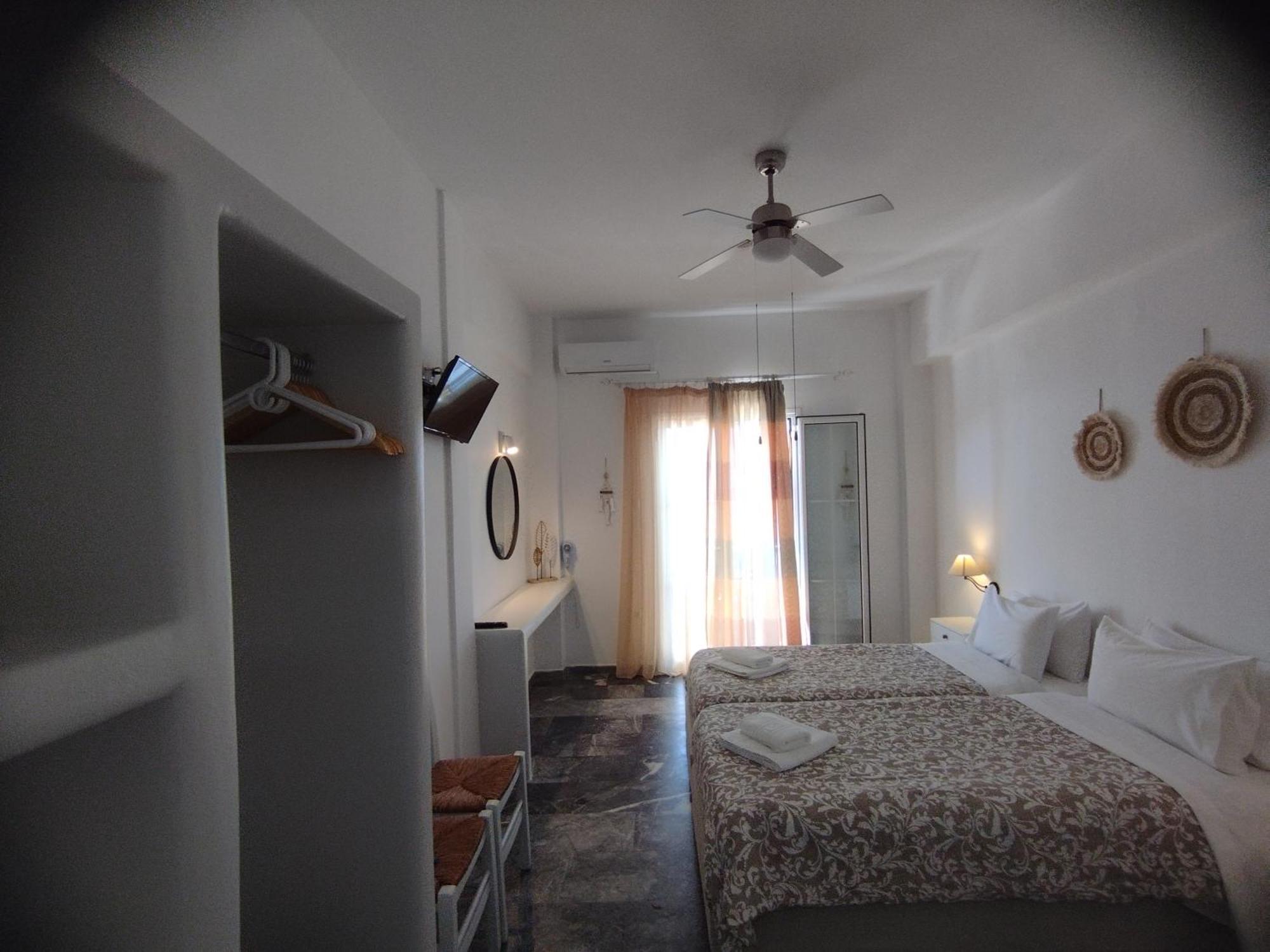 Marisini Sea View Aparthotel Batsi  Exterior photo