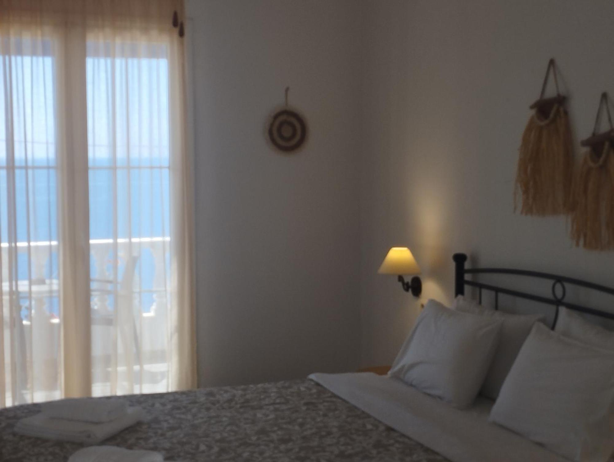 Marisini Sea View Aparthotel Batsi  Exterior photo
