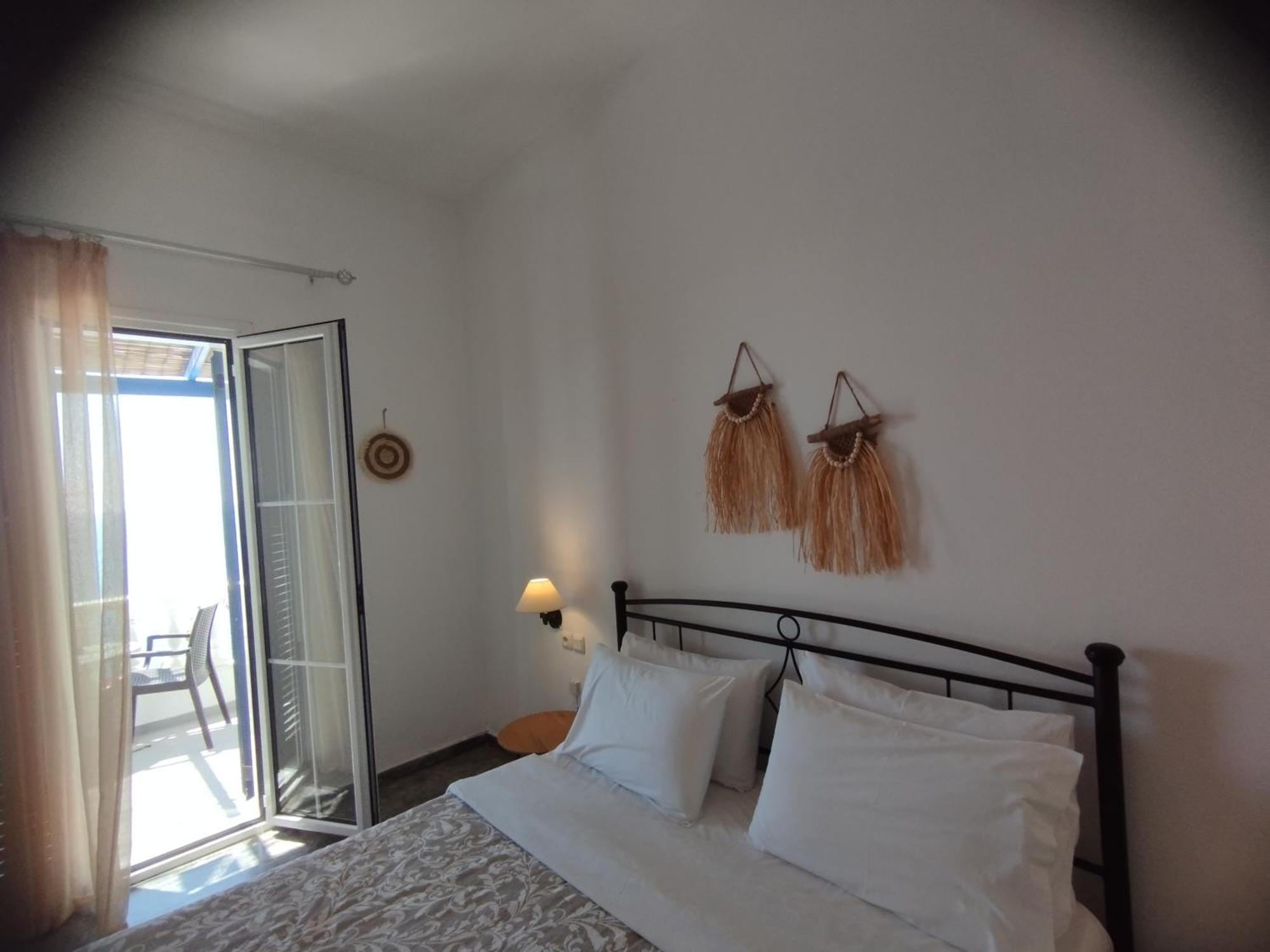 Marisini Sea View Aparthotel Batsi  Exterior photo