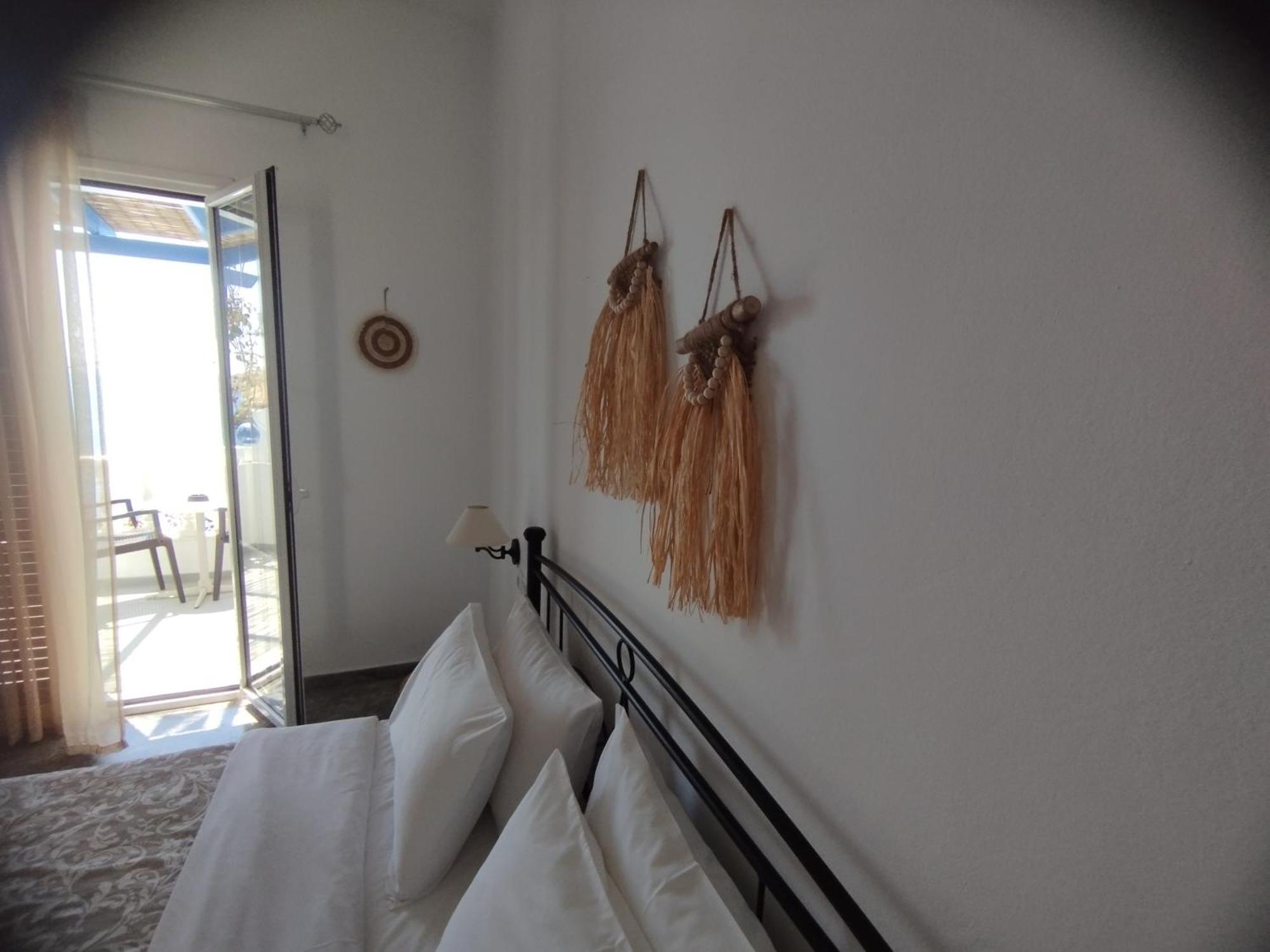 Marisini Sea View Aparthotel Batsi  Exterior photo