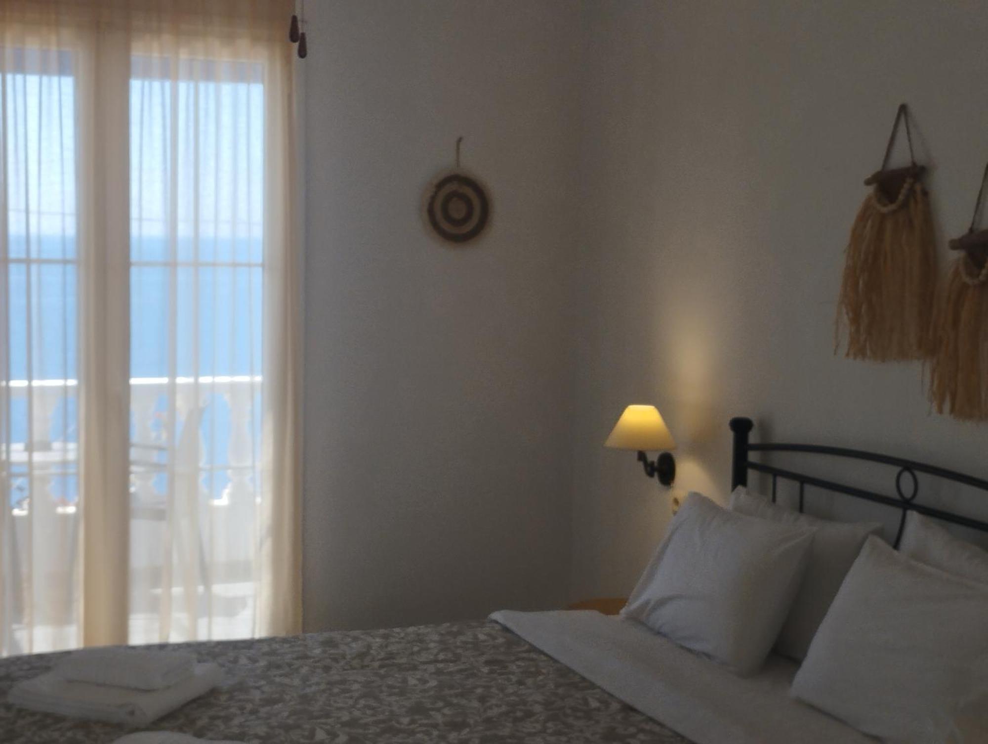 Marisini Sea View Aparthotel Batsi  Exterior photo