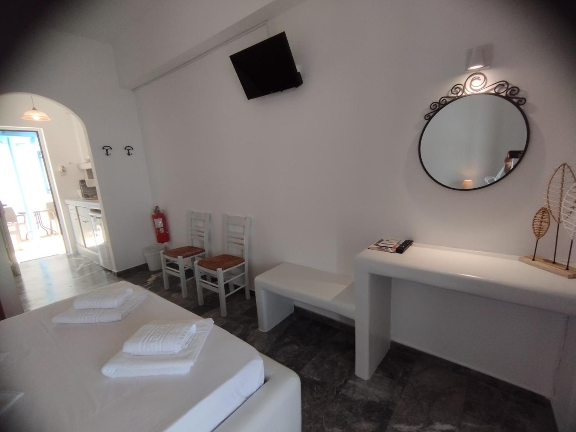 Marisini Sea View Aparthotel Batsi  Exterior photo