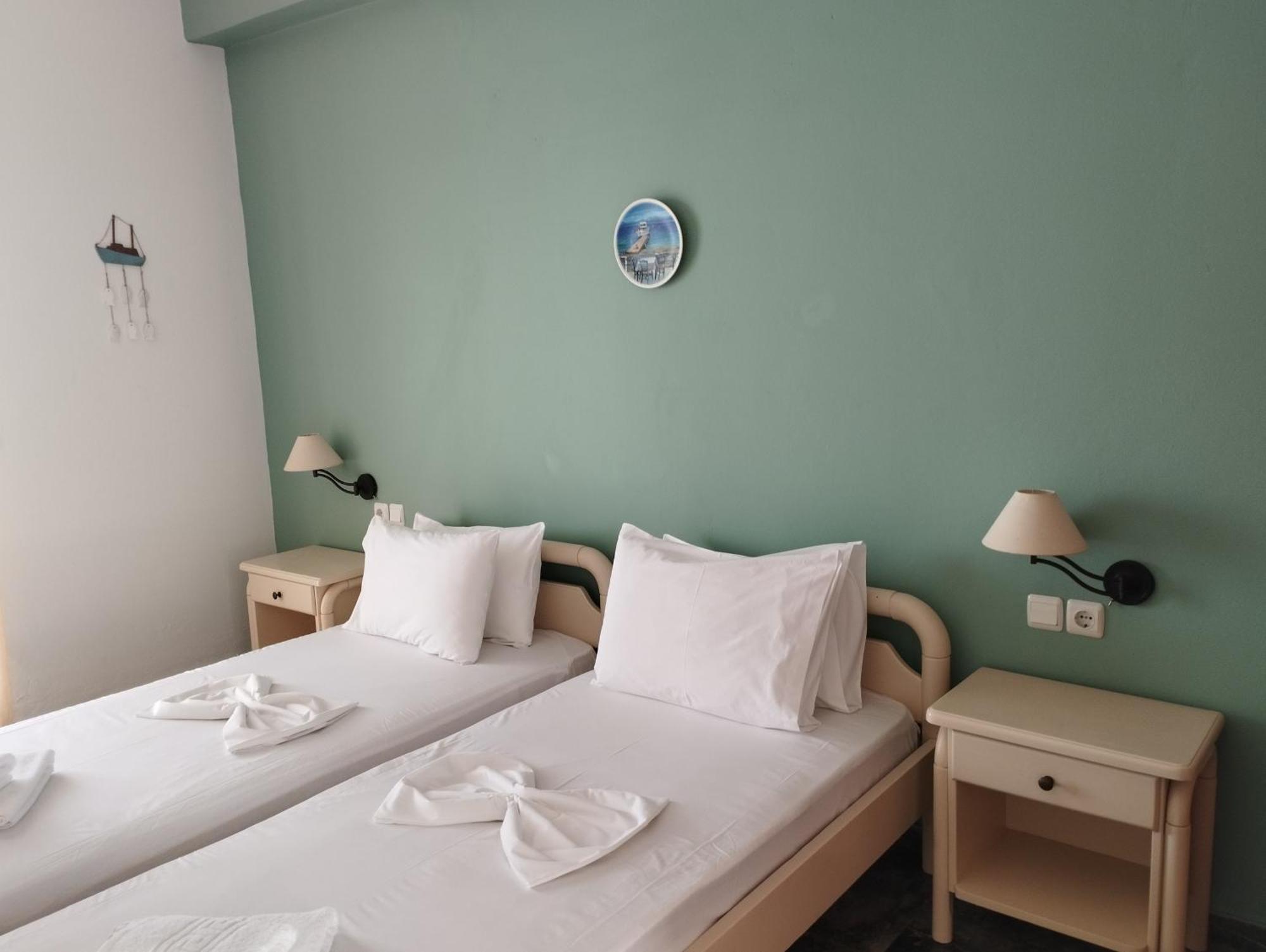Marisini Sea View Aparthotel Batsi  Exterior photo