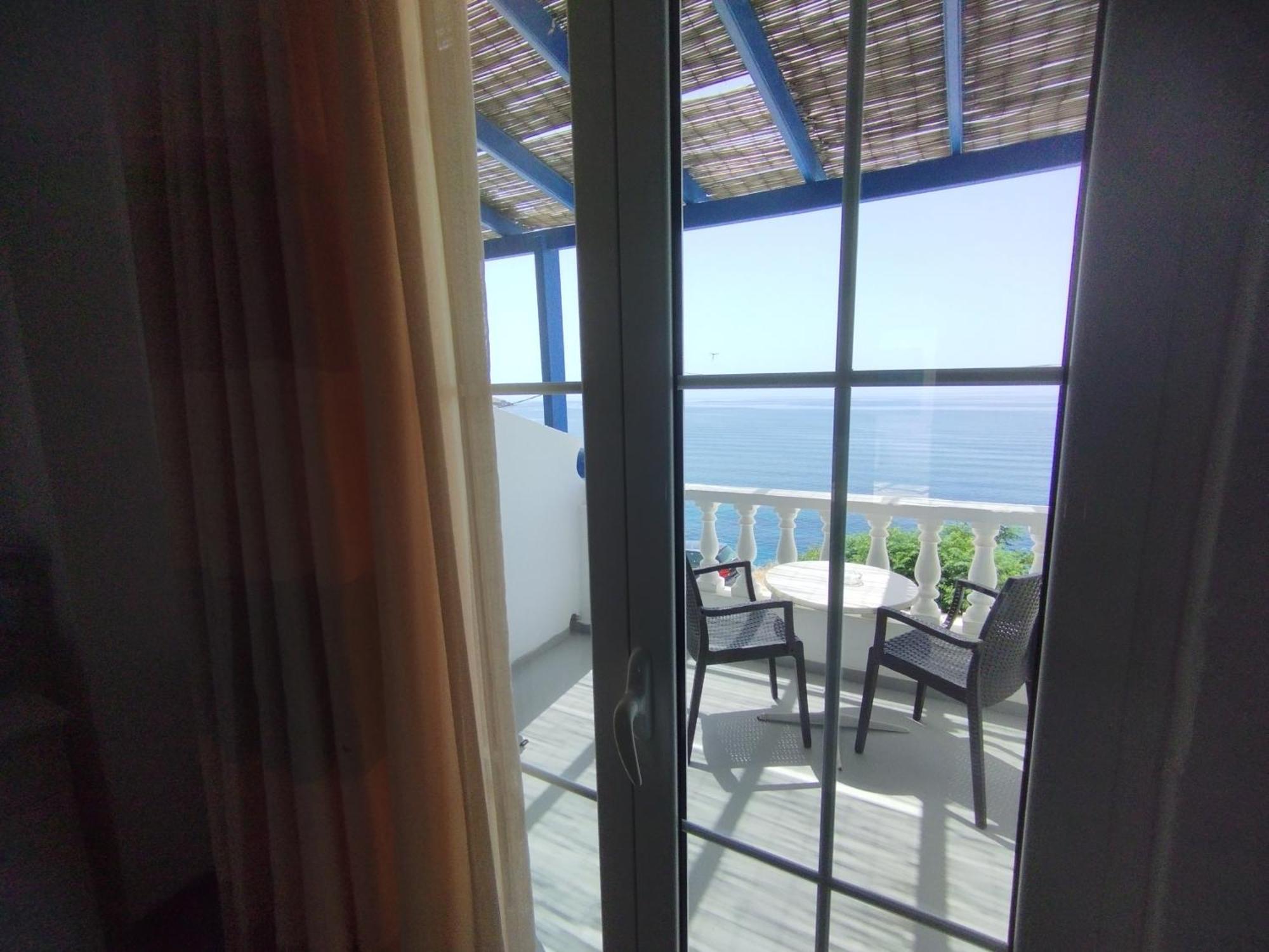 Marisini Sea View Aparthotel Batsi  Exterior photo